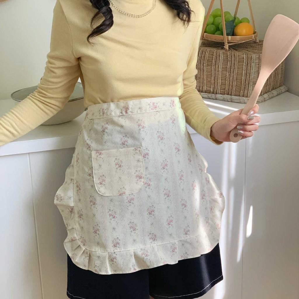 Cotton Sleeveless Apron With Floral Stripes For Home Kitchen And Cooking Enthusiasts