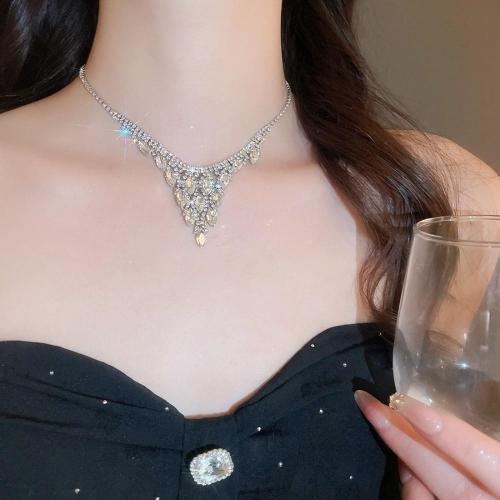 2 Pieces Water Drop Rhinestone Jewelry Set Inlaid Exquisite Necklace Earrings Set Shining Luxury Crystal Necklace Set Women
