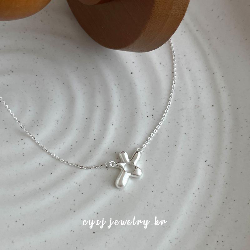 Cui Yan S925 Sterling Silver Irregular Flower Necklace for Women, Korean Style Clavicle Chain, Spring/Summer Collection.