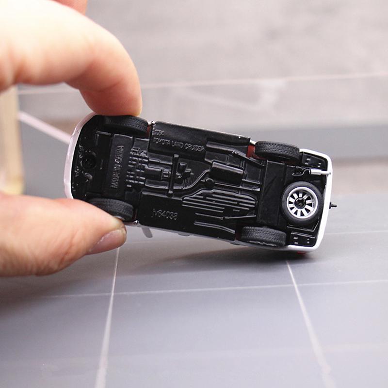 1/64 Toyotas Land Cruiser LC200 2016 SUV Alloy Car Model Diecast Metal Off-road Vehicles Car Model Miniature Scale Kids Toy Gift