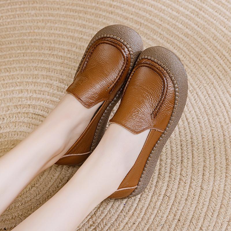 

Soft sole soft surface comfortable versatile single shoes flat bottom Doudou casual 41 коричневый
