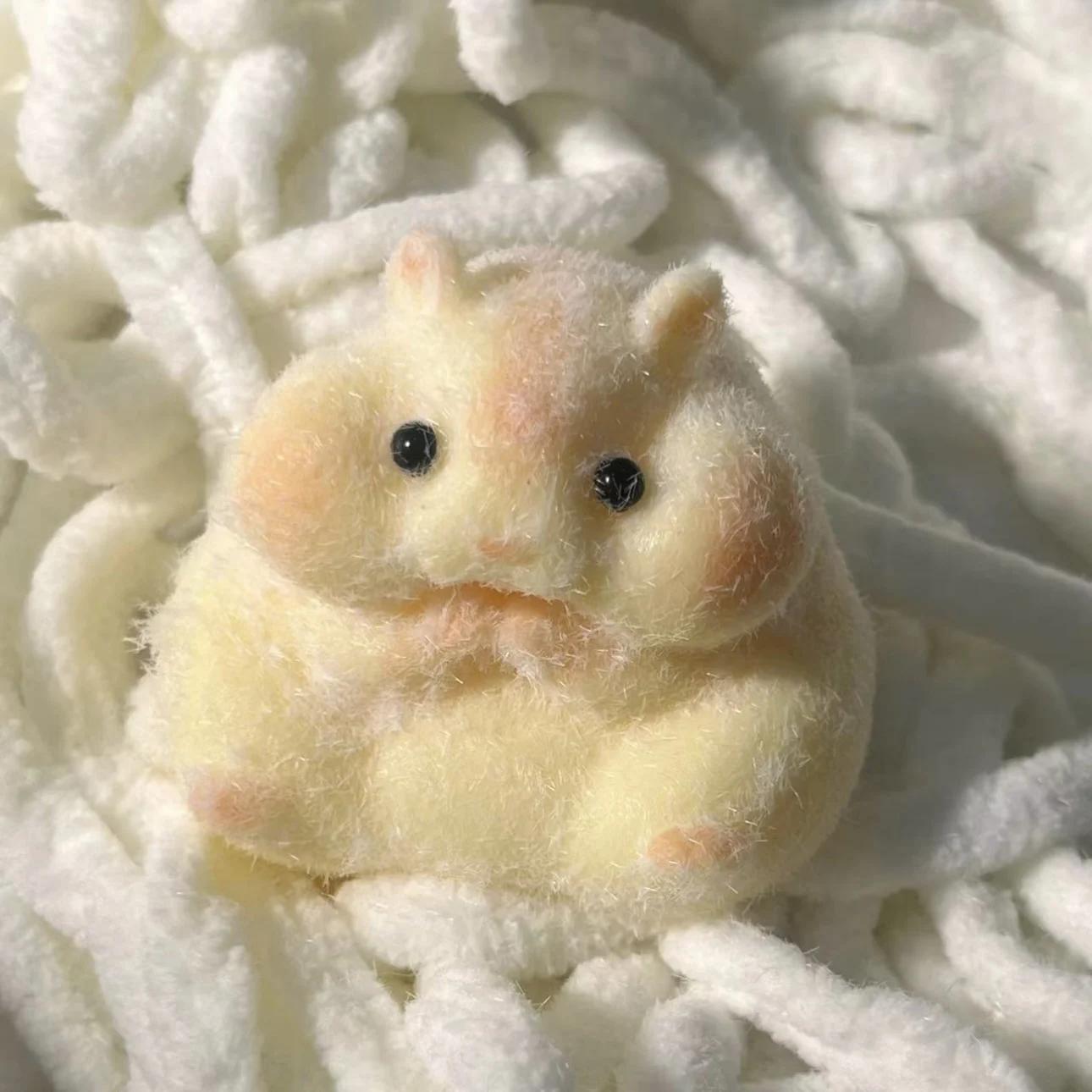 

Taba Squishy Toy Mushy Silicone Mochi Toy Fuzzy Cute Hamster Handmade NEW Fidget Toy Relief Stress Relax Gift жёлтый