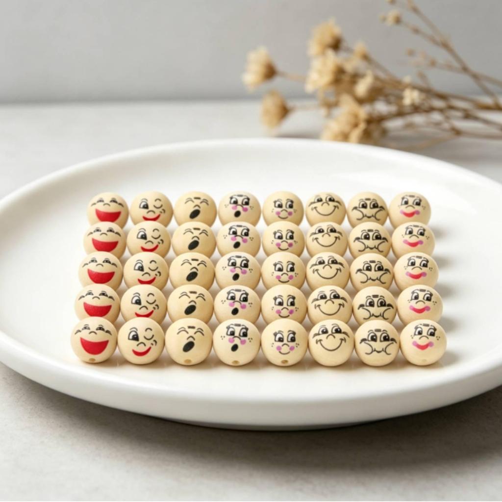40 Pieces Wooden Beads with Faces Adorable Smiling Face for Crafters, Hobbyists, DIY