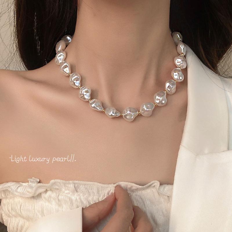 French Retro Pearl Necklace Female Niche Design High Sense Irregular Collarbone Chain Temperament Neck Chain Accessories