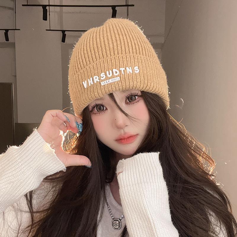 Women's Autumn and Winter New Korean Version of Versatile Treasure Warm Letter Knitted Hat Student Face Small Fashion Hat Women