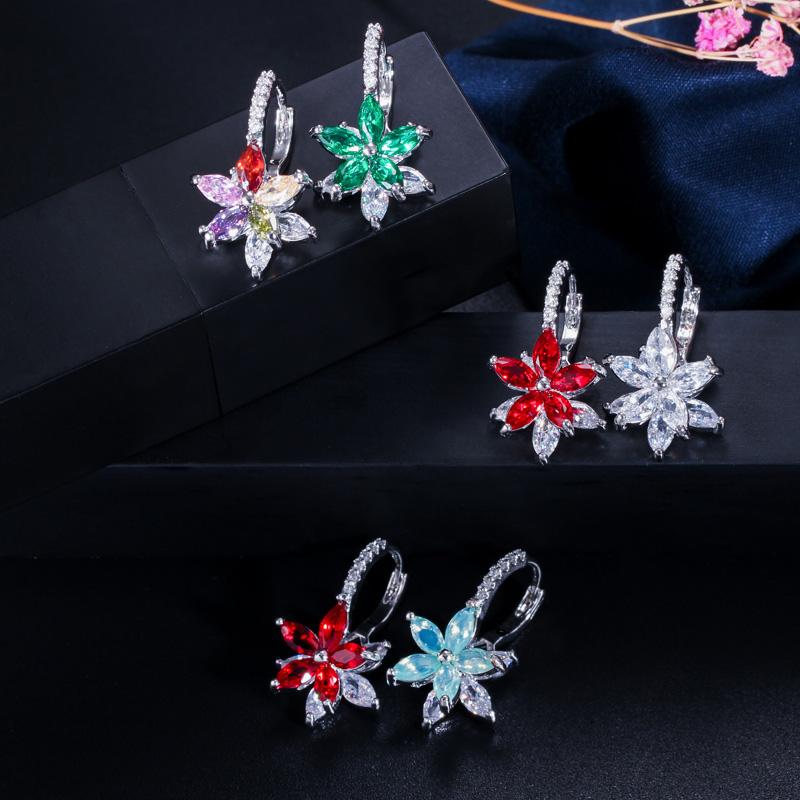 WWJ High Quality White Golden Color Zircon Geometric Flower Stud Earrings