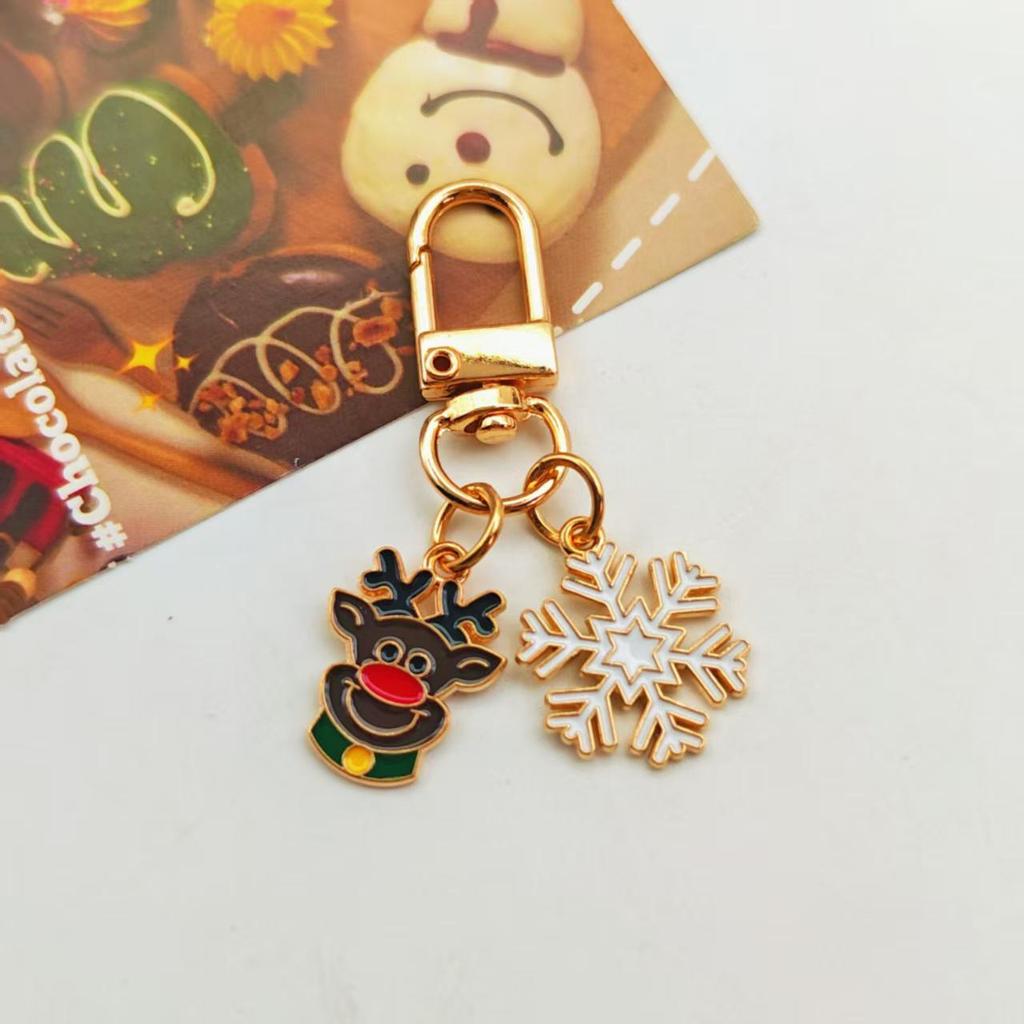 Festive Christmas Keychain: Metal Tree, Snowman & Santa Bag Charm – Stylish Small Gift