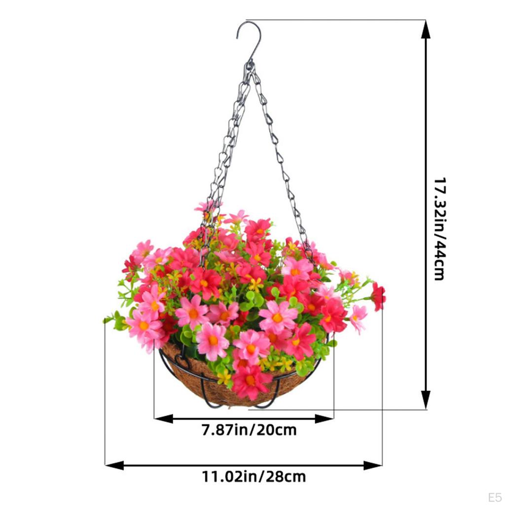 Blumenarrangement im Hängekorb mit Kette für Gartendekoration