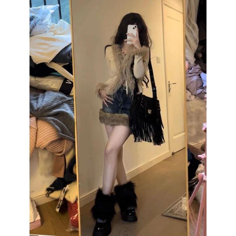 Süßer und scharfer Retro-Furry-Denim-Minirock Atmosphäre Süßer und scharfer Mini-Denimrock Schöner Mode-Winterrock