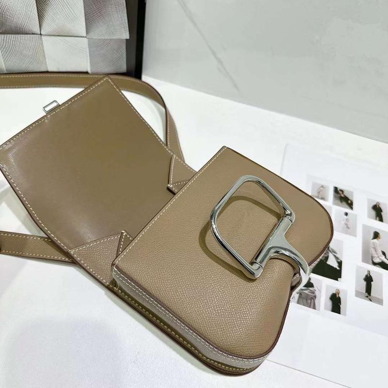 Crossbody Sedlová taška Nová Pravá kůže DellaElan Medová Boková Taška z hovězí kůže Zadní část Taška s potiskem dlaně D-přezka Čtvercová taška Horizontální PP taška