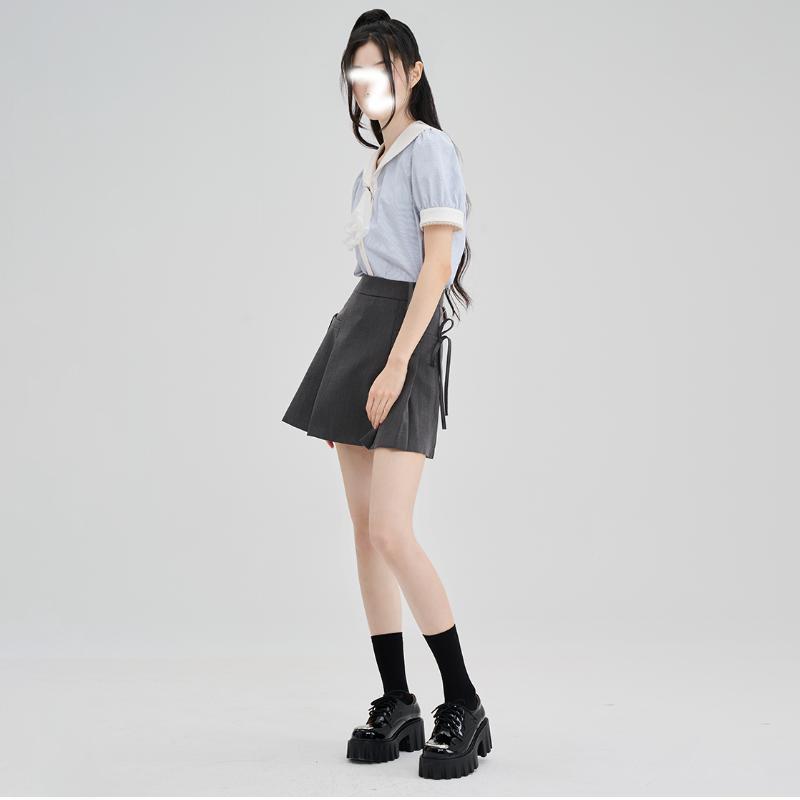 Серая плиссированная юбка на шнуровке для женщин — фото 10