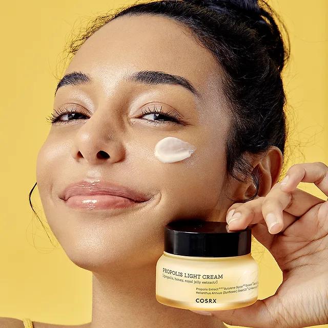 

COSRX Full Fit Propolis Light Cream 65ml – Nourishing & Radiance Moisturizer with Propolis and Honey Extract