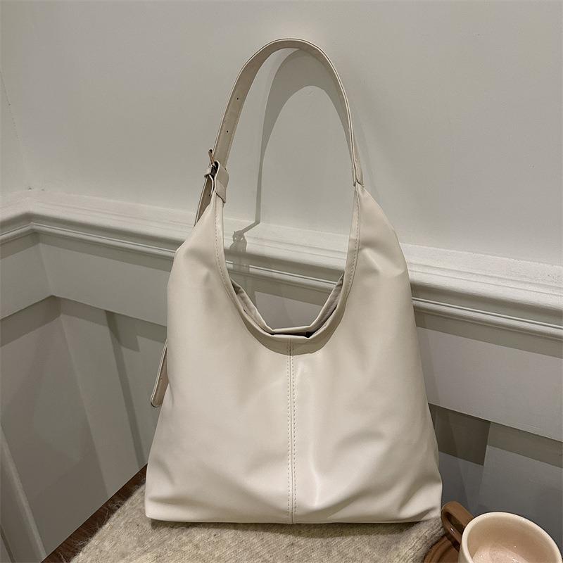 Light Luxury Lazy Style Underarm Tote Bag Winter New Niche Design Shoulder Bag Simple Casual Commuter Bag