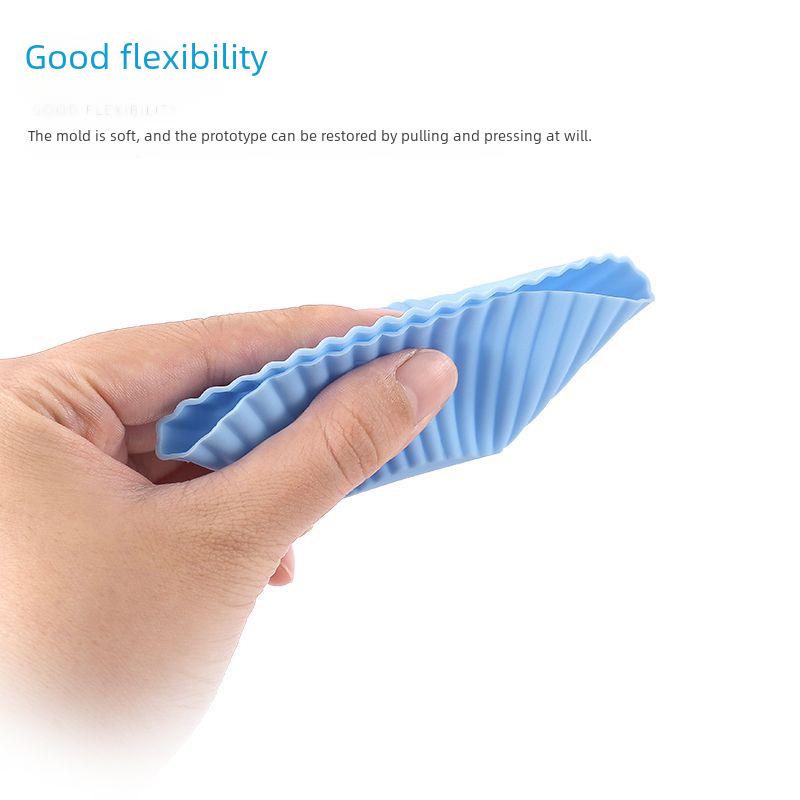 Moule à muffins et à gâteaux en silicone - 8,5 g d'épaisseur, 7 cm de diamètre.