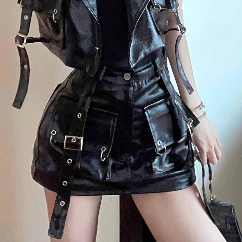 

Комплект из куртки и короткой юбки из искусственной кожи с пряжкой на поясе в стиле панк от Spice girl S