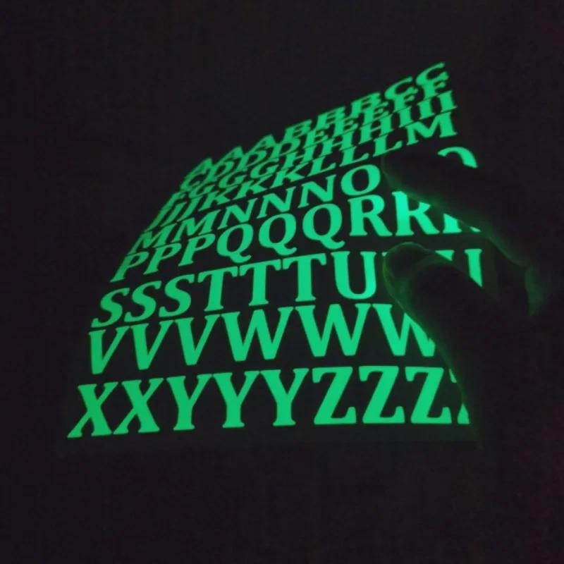 Fluoreszierende Leuchtende Wandaufkleber - 26 Englische Buchstaben zur Kinderzimmerdekoration