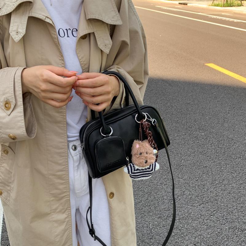 Going out small bag women's 2025 new crossbody pillow bag autumn and winter popular fashion Boston bag shoulder bag