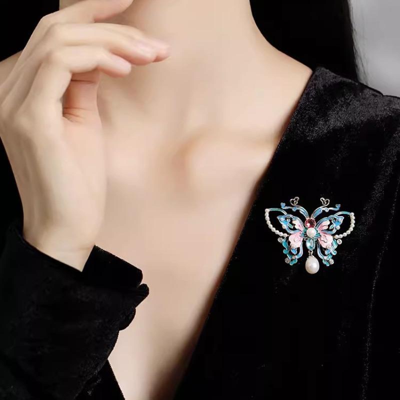 Enamel-colored Butterfly Brooch for Women, Featuring Chinese Style, with Pearl Embellishments, An Elegant Large Pin.