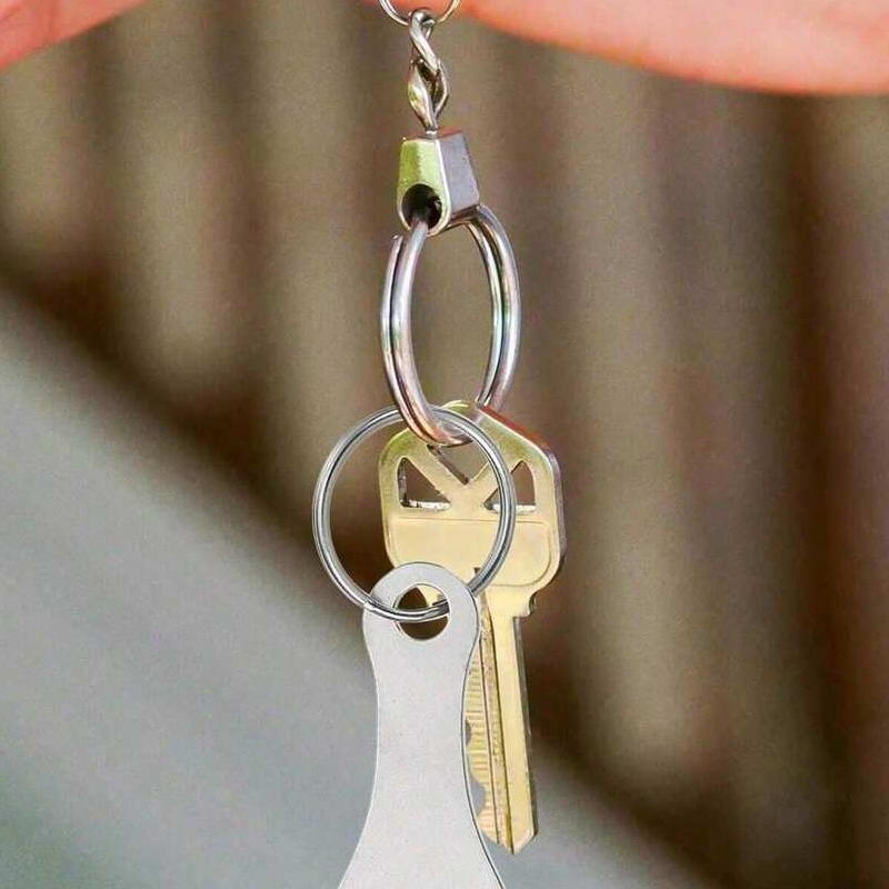 Supermarket Shopping Cart Commemorative Dual-Fit Shopping Cart Badge Keychain: Portable and Durable Shopping Souvenir