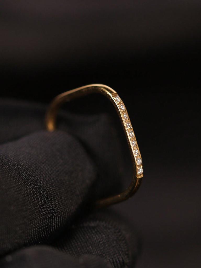 1 Piece of Stainless Steel Gold Square Ring with Tiny Rhinestones, Ultra-Thin Finger Ring, Light Luxury, Versatile and Fashionable