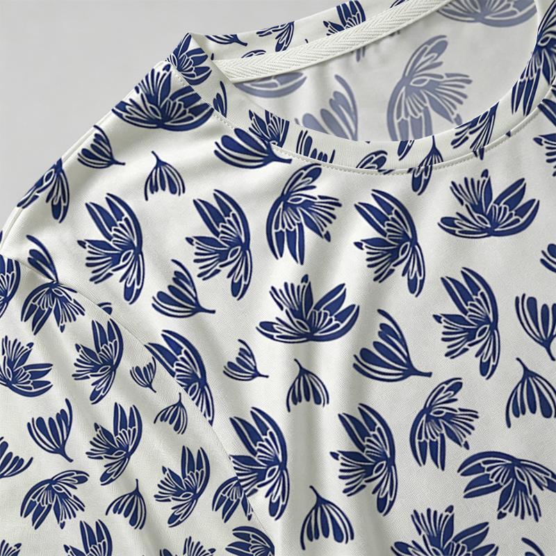 Women's Short Sleeve T-Shirt Soft Skin-friendly Fabric, Minimalist Floral Print, Casual Versatile Top for Daily Wear & Weekend Getaways
