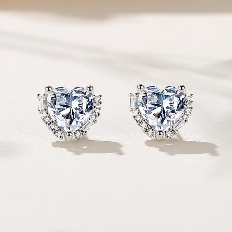 Super Flash Love Ins Cold Wind Stud Earrings Female Girlfriend Earrings Korean Fashion Light Luxury Niche Earrings