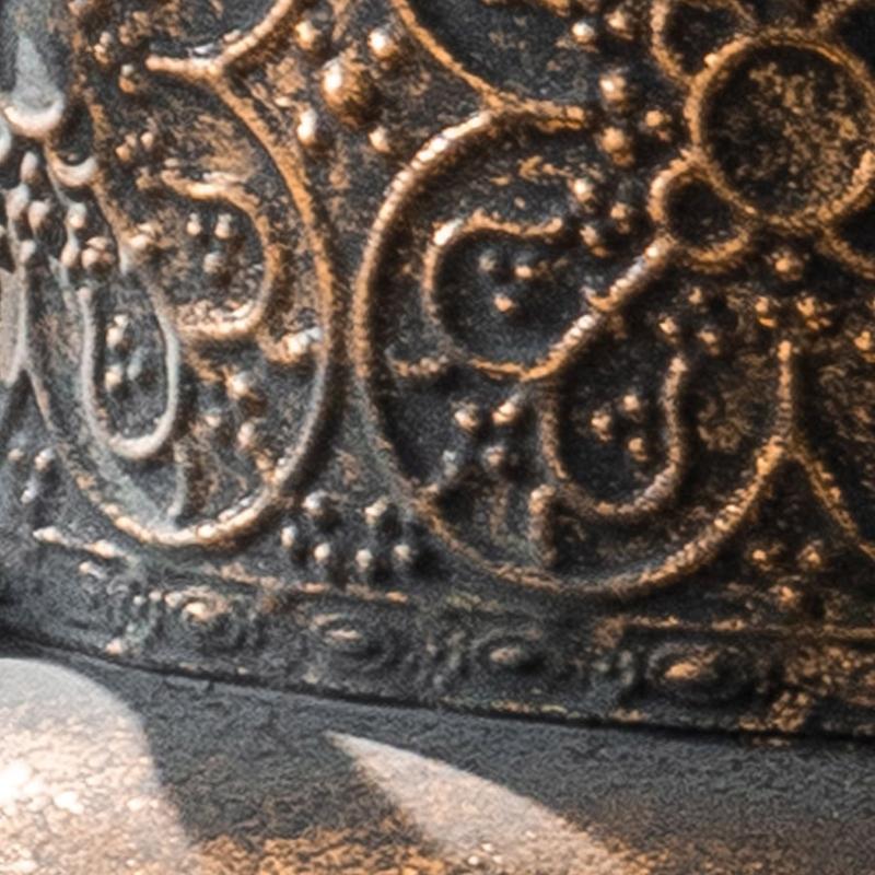 Antique Iron Planter Pot Featuring Round Shape And Embossed Pattern For Garden Terraces Home Indoor Outdoor Decoration