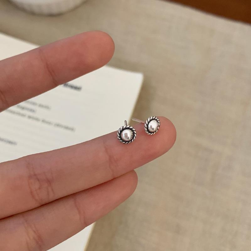 

Vintage Thai Silver Oxidized Oval Stud Earrings with Rope Edge Design for Women