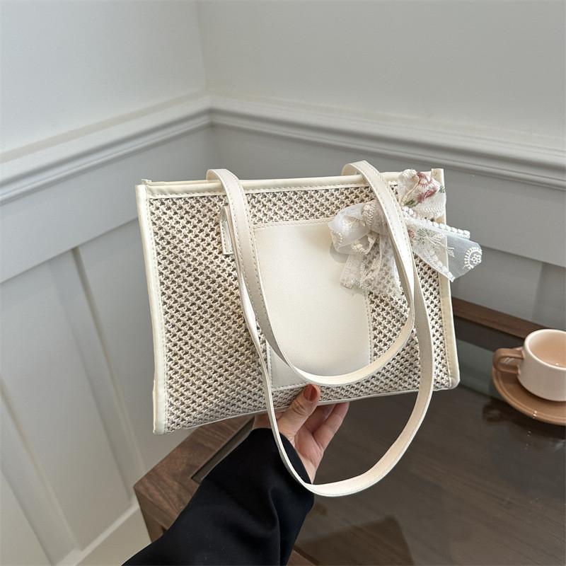 

Versatile Khaki And White Woven Tote Bag Perfect For Casual Style And Daily Essentials білий