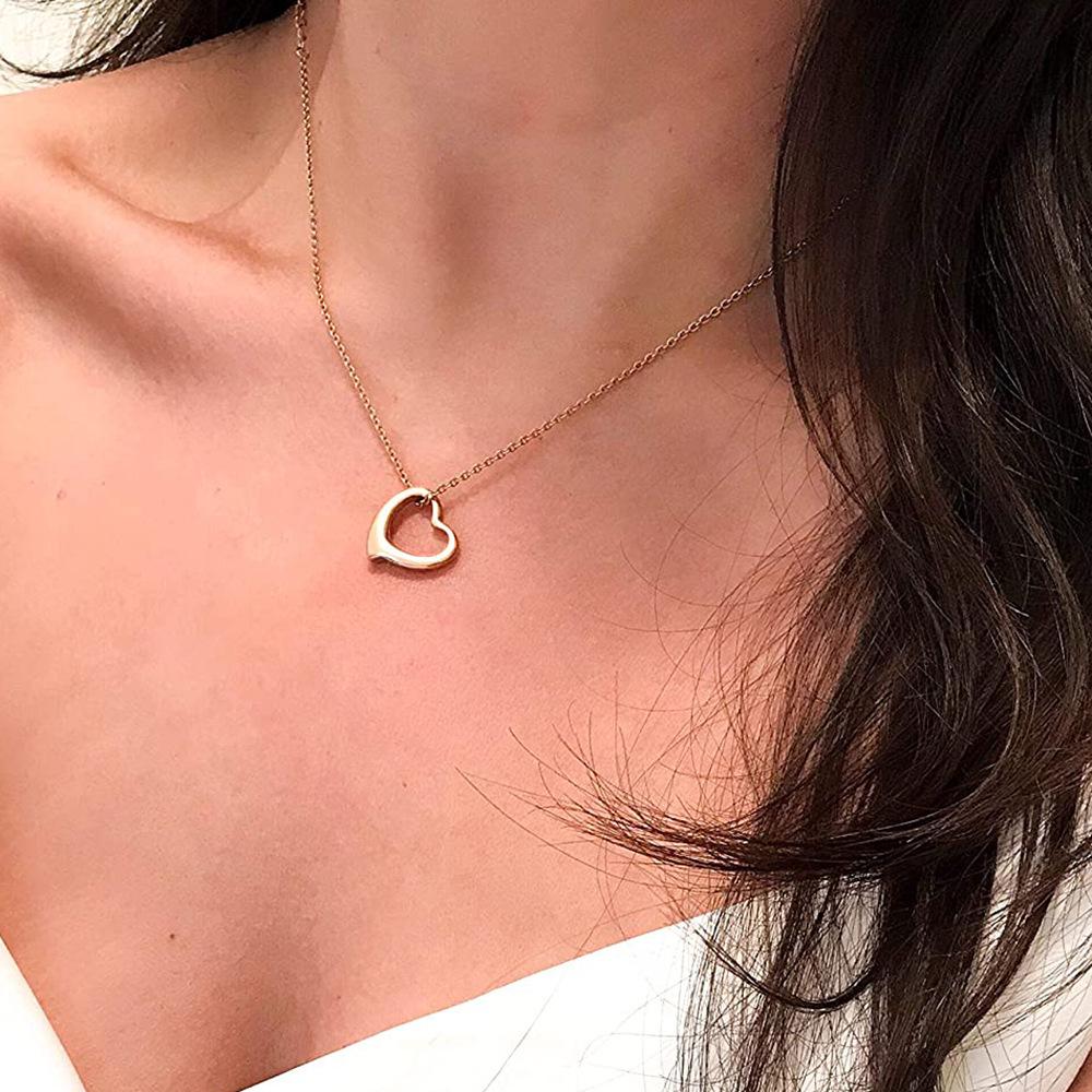 European & American Hollow Peach Heart Trendy Necklace - Sweet & Spicy Girl's Simple Clavicle Chain Niche Design