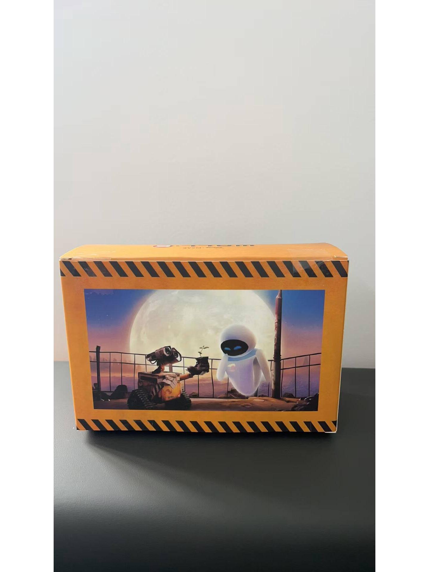 WALL-E & EVE Movable Figure Set - Collector s Edition