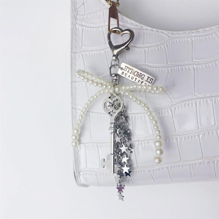 Portachiavi Incantevole Fiocco di Perle Portachiavi Carini a Forma di Fiocco con Accenti di Perle e Stelle per Zaini da Ragazza