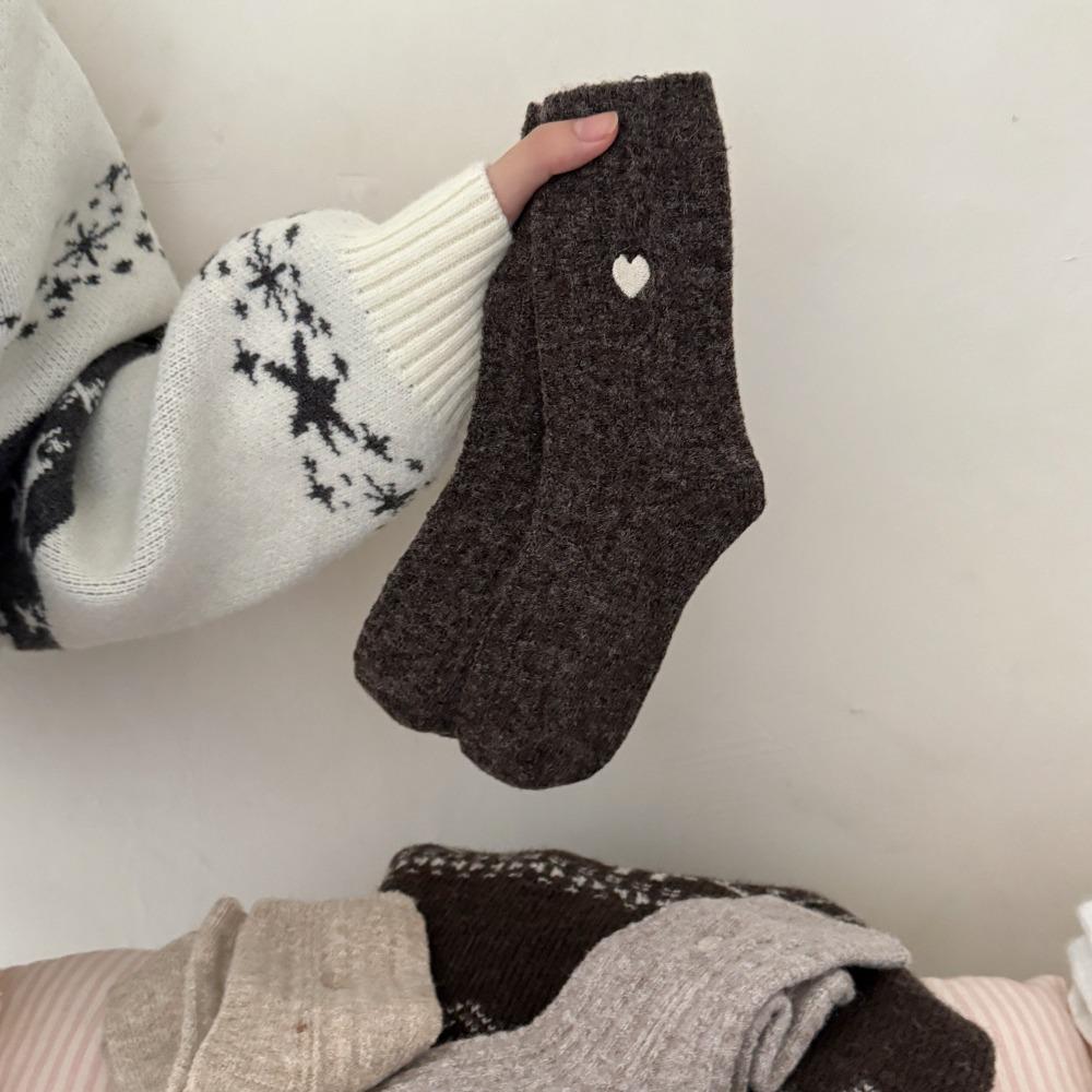 

Thickened Women s Socks Embroidered Heart Winter Socks Comfortable Pile Socks Winter темный кофе