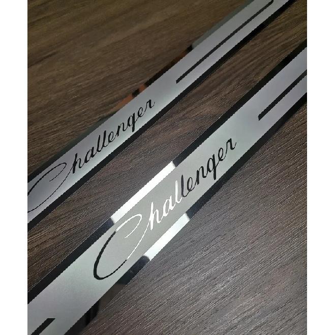 Auto Edelstahl Einstiegsleiste Kratzschutz für Dodge Challenger 2015-2025 gray