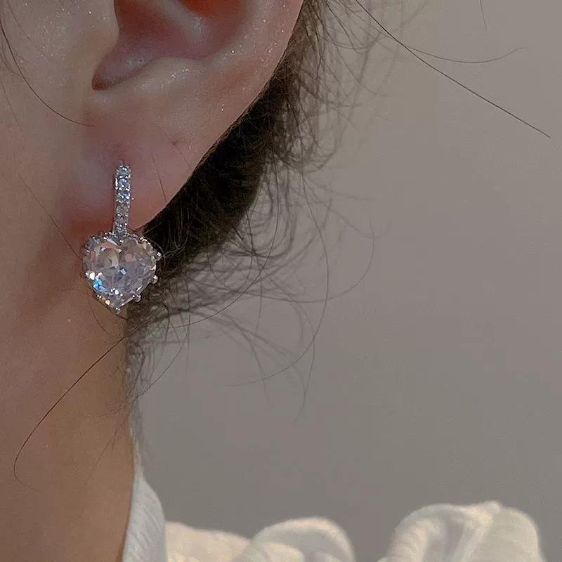 1 Pair Classic Fashion Heart-Shape High Quality Zirconia Hoop Earrings For Trend Women Lovely Birthday Jewelry Gift