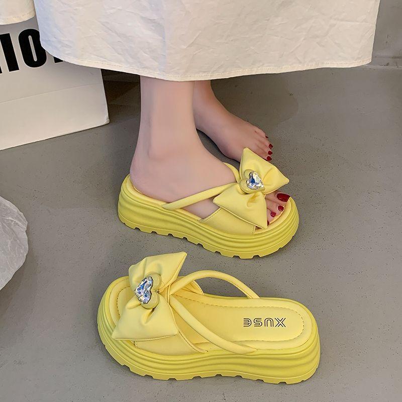 Muffin Versatile Bow Fairy Cool Slippers Girl 2025 New Summer Wear Thick Bottom Rhinestones Beach One-Flip