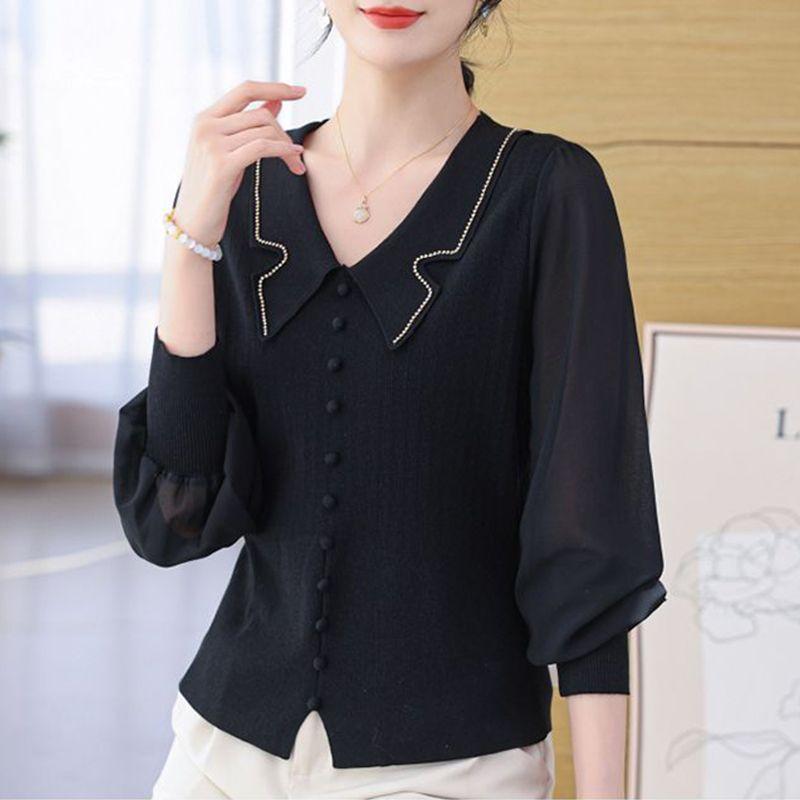 Stylish Loose Fit V-Neck Knit Top for Summer Stitching, Comfortable and Age-Reducing