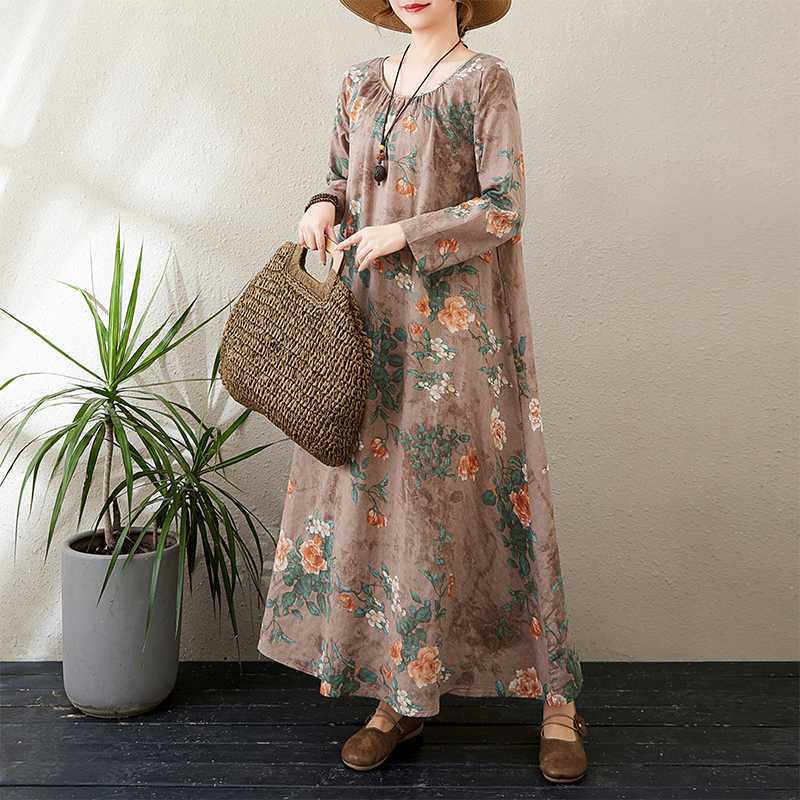 

Минималистичное платье с длинным рукавом экстра-длины в отпускном стиле L