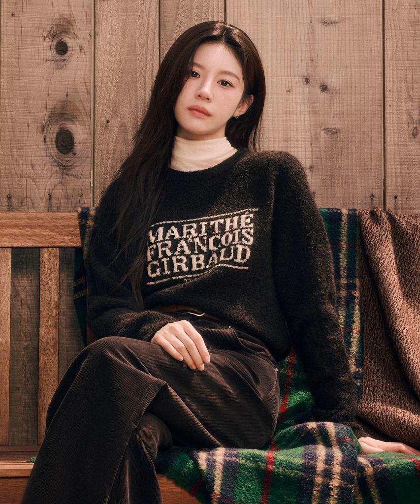 Malittepeulangsowajeobeo Boucle Classic Logo Knit Pullover Black