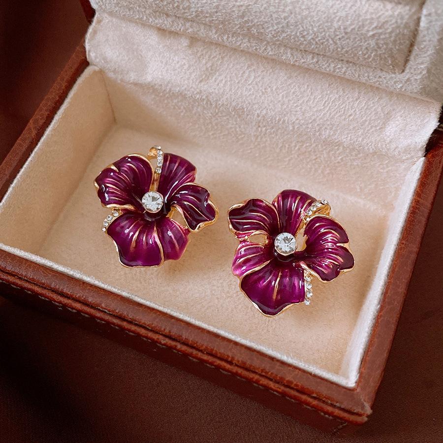 Medieval Vintage Dripping Oil Flower Earrings Retro Niche High-end Earrings Light Luxury Versatile Temperament Earrings Women