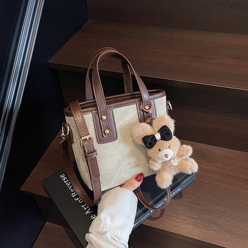 Super Fire Small Bag Women's Autumn and Winter Versatile 2025 New Shoulder Messenger Bag Popular This Year Portable Bucket Bag