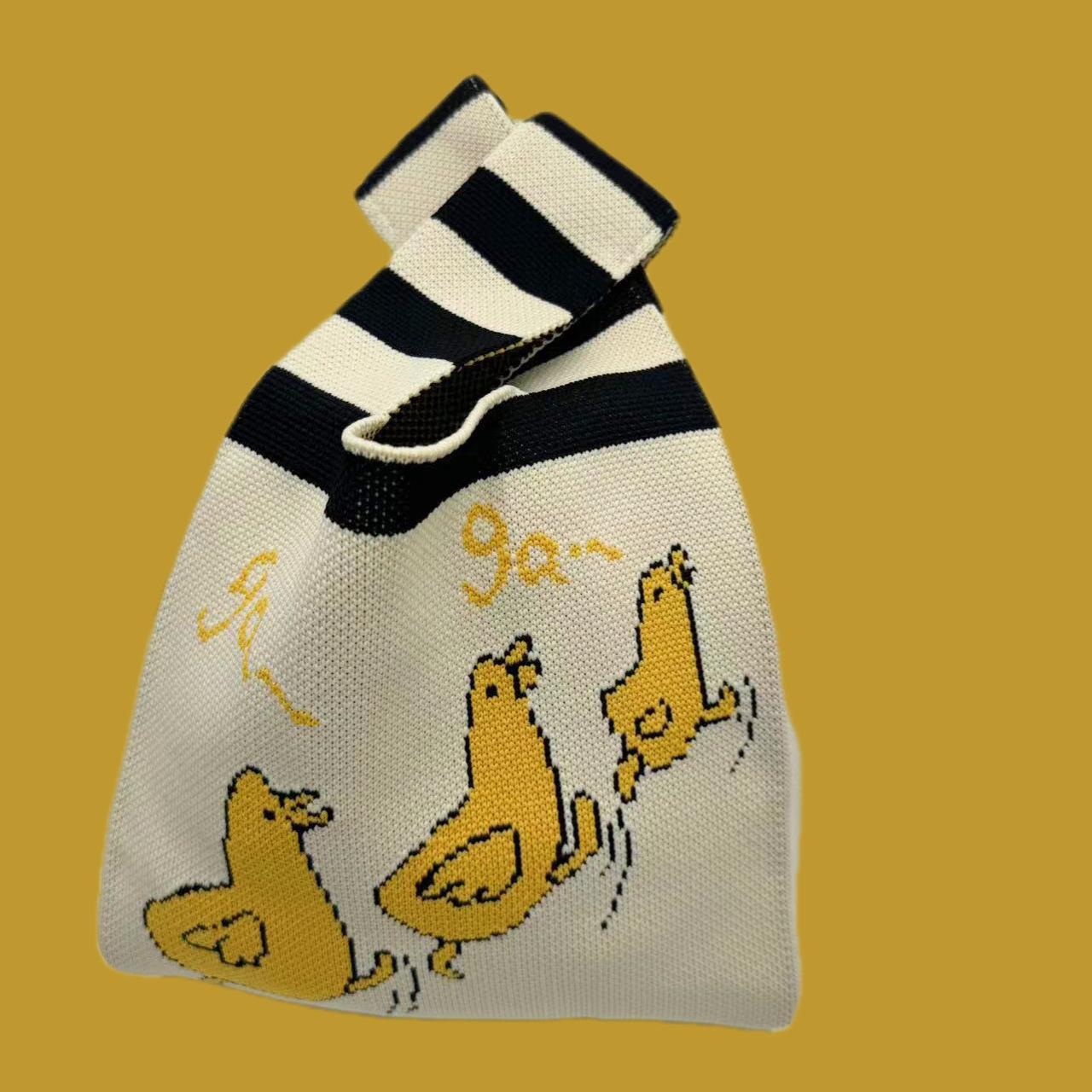 

Женская вязаная шерстяная сумка-ведро, универсальная ручная повседневная сумка-тоут с принтом панды One Size