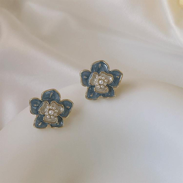 

Серьги-пусеты из серебра 925 пробы с жемчугом и цветами, в стиле ретро-гонконгской масляной живописи, нишевый дизайн, нежные пусеты