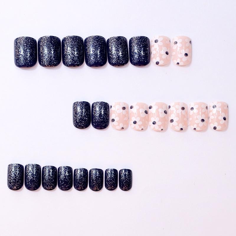 24-teilige kurz-quadratische Nägel mit Blumendesign - Frischer europäischer & amerikanischer Stil, tragbare Nagelkunst