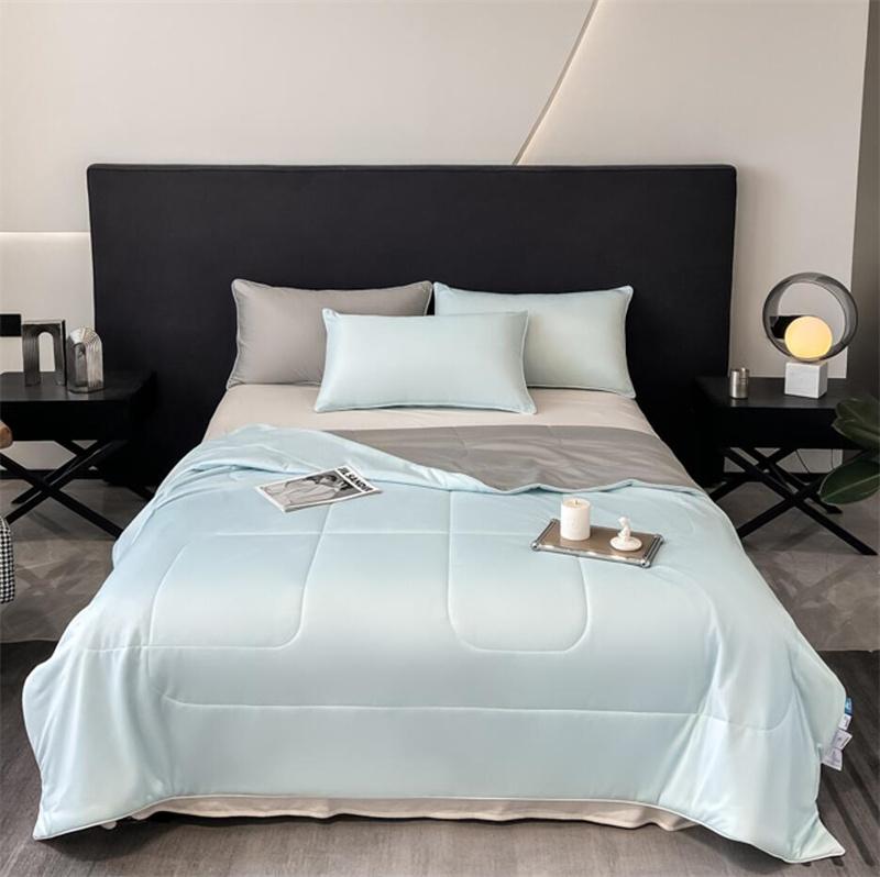 High Quality Cooling Comforter, Cold Touch Fabric Absorbs Body Heat, Soft Air Condition Blanket, Smooth Lightweight Summer Quilt
