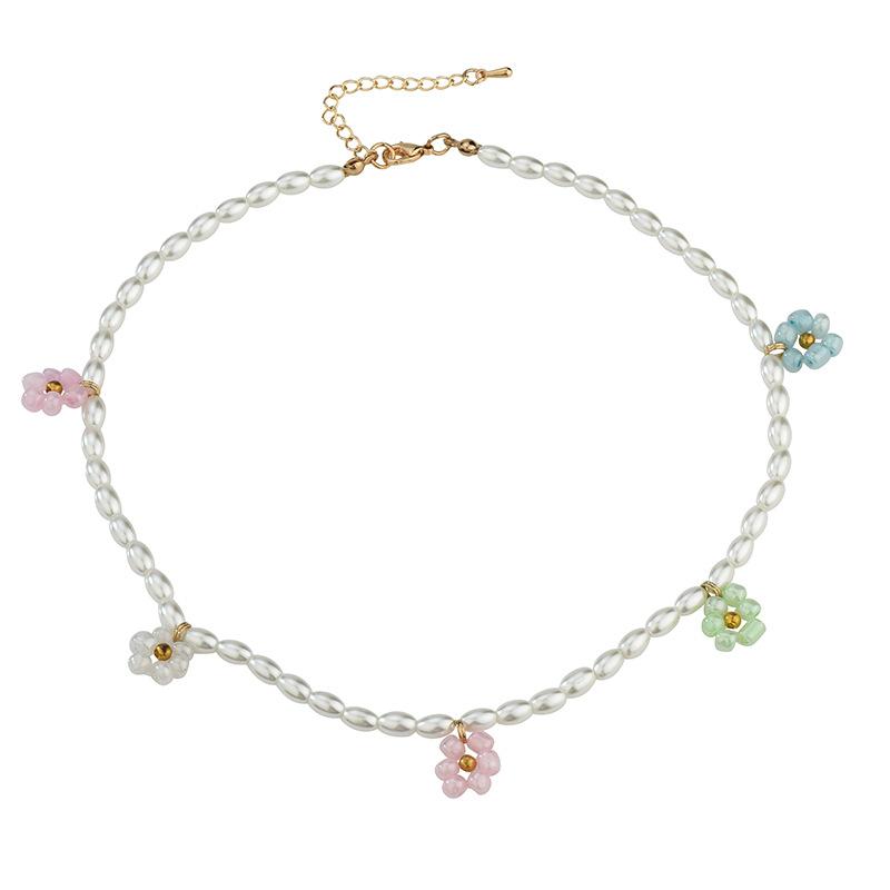 Fresh And Fashionable Sweet Flower Pearl Necklace Cute Girl Necklace Temperament Beaded Necklace