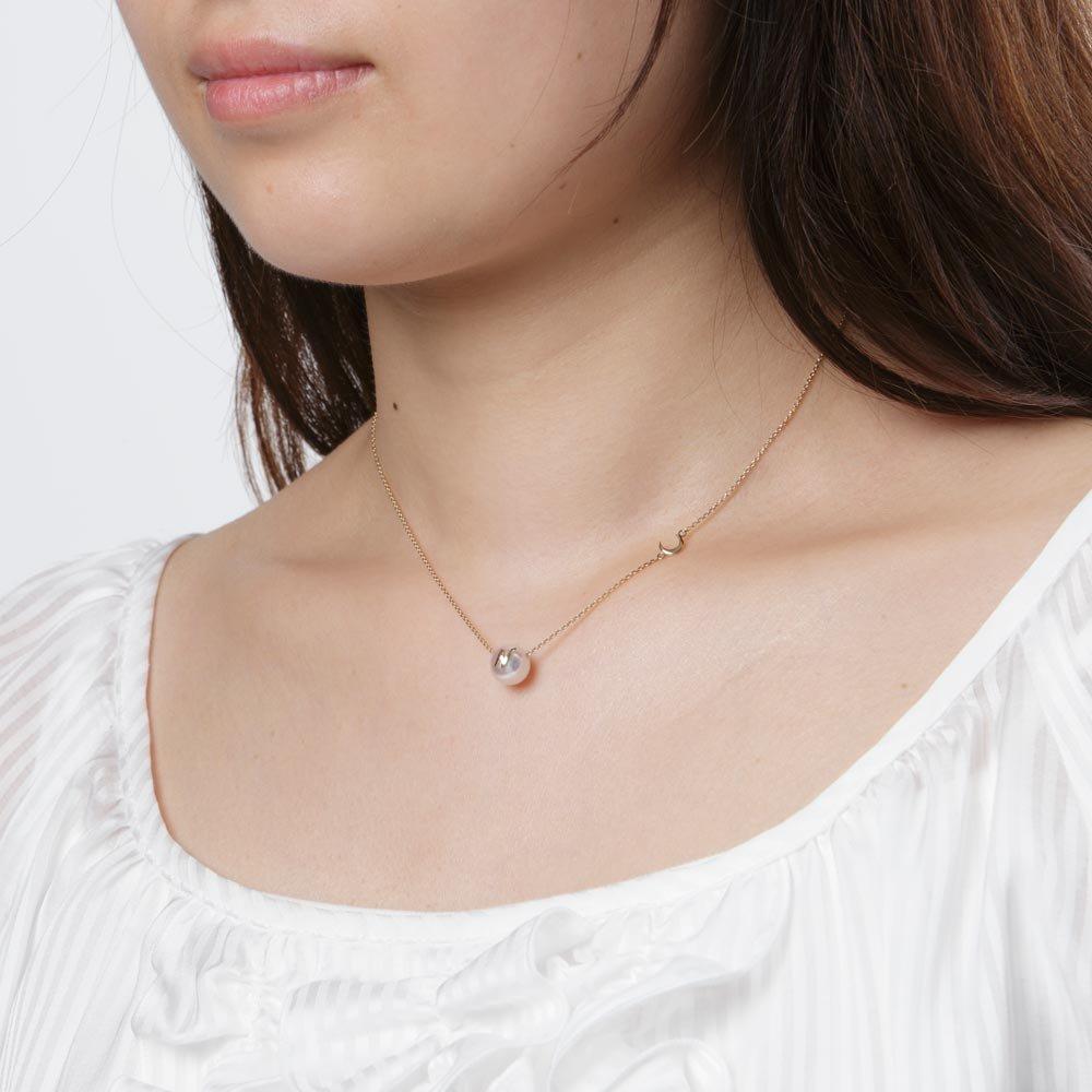 Initial Pearl K18 Necklace for Women [Moon Label] Pendant/N