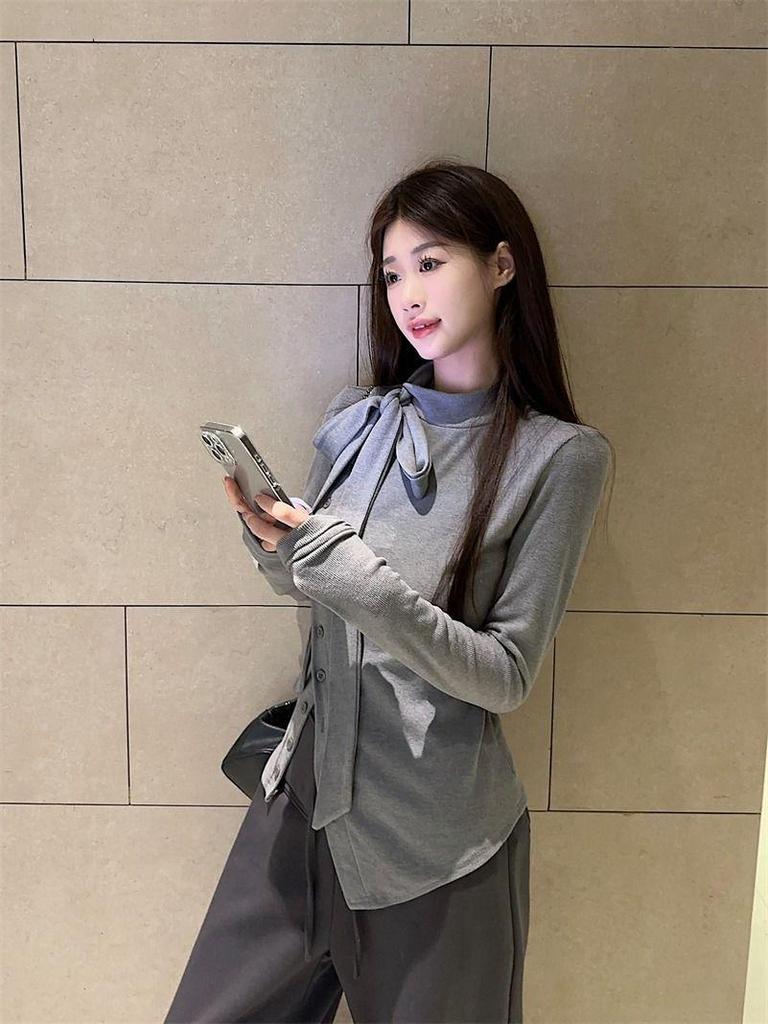 Koreanischer Stil Gebürstetes Verdicktes Langarm-T-Shirt mit Krawatten-Schnürung Stehkragen, Herbst/Winter Schlanke Passform