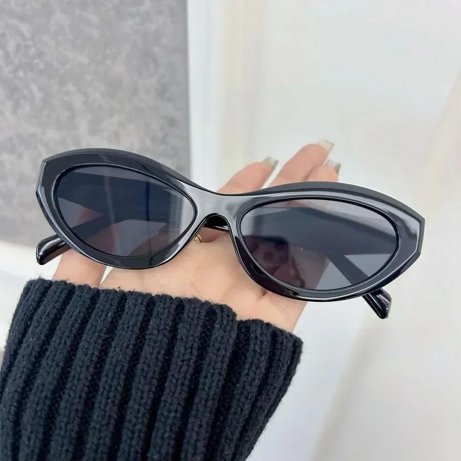Square Sunglasses Women Men Classic Vintage Fashion Personality Glasses Stylish Casual Minimalist Oculos UV Protection