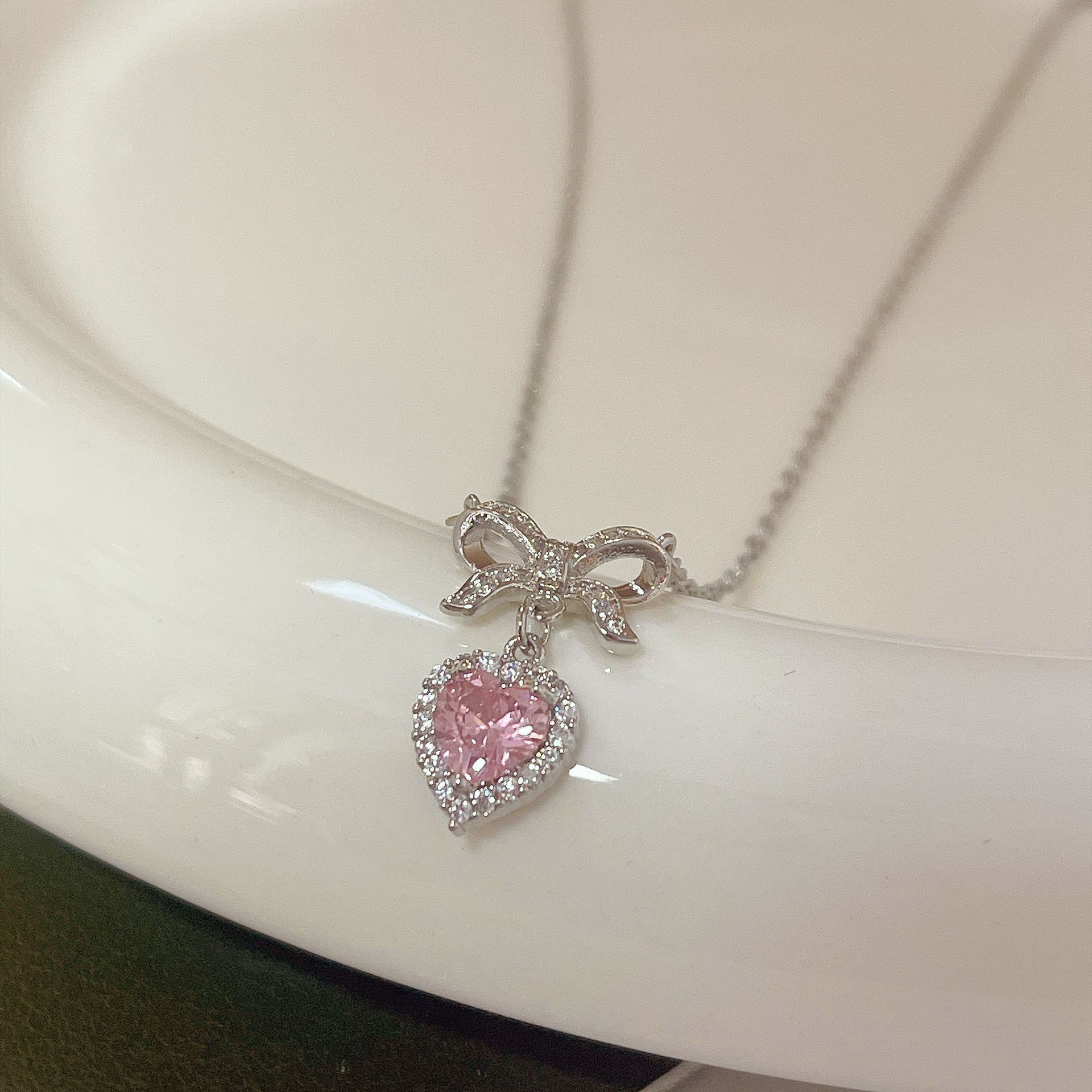 

Luxury Fashion Pink Zircon Crystal Heart Pendant Necklace for Women Chain Neckleck Birthday Party Anniversary Gift Jewelry mujer